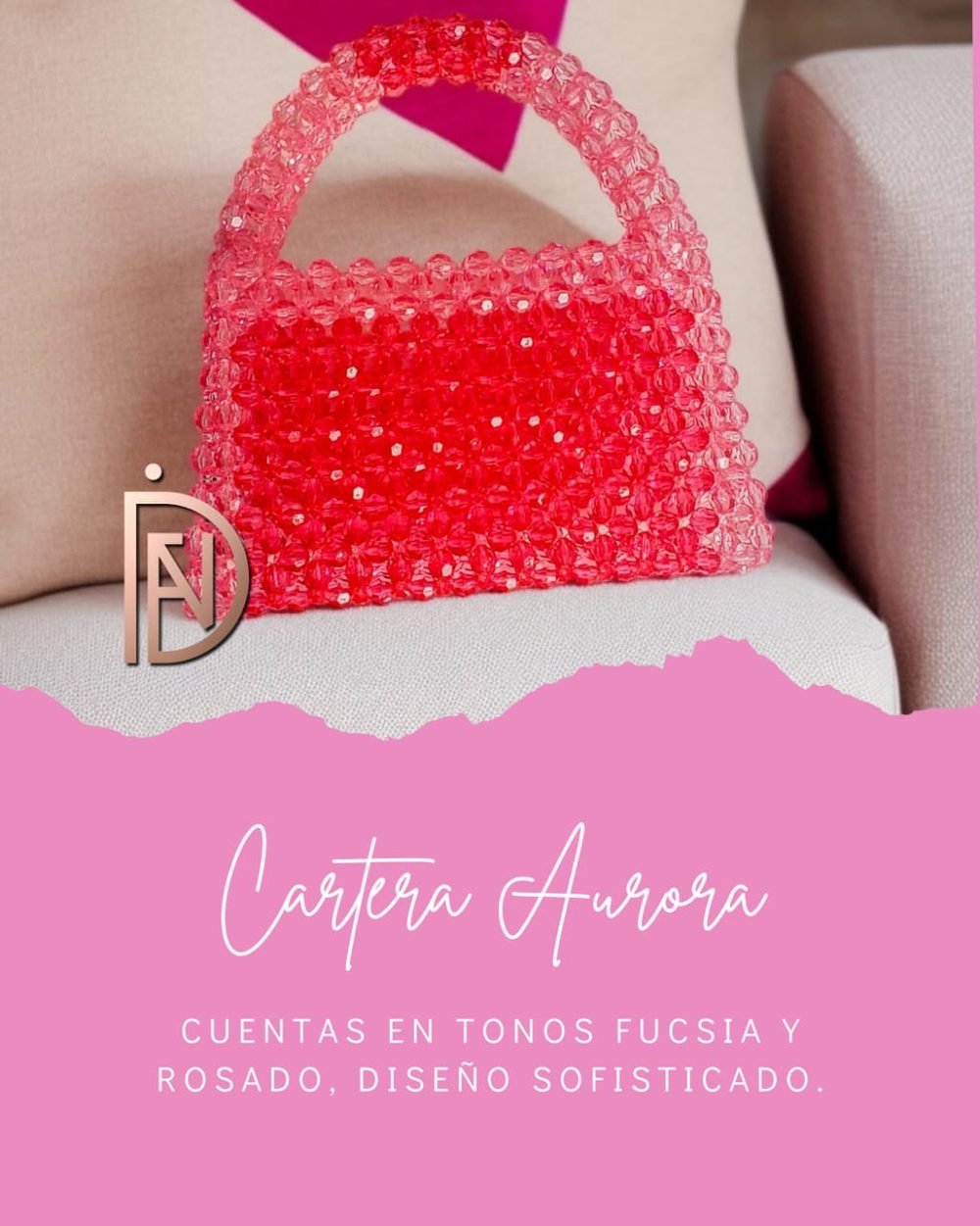 Cartera Aurora, cuentas en tonos fucsia y rosado, diseño sofisticado