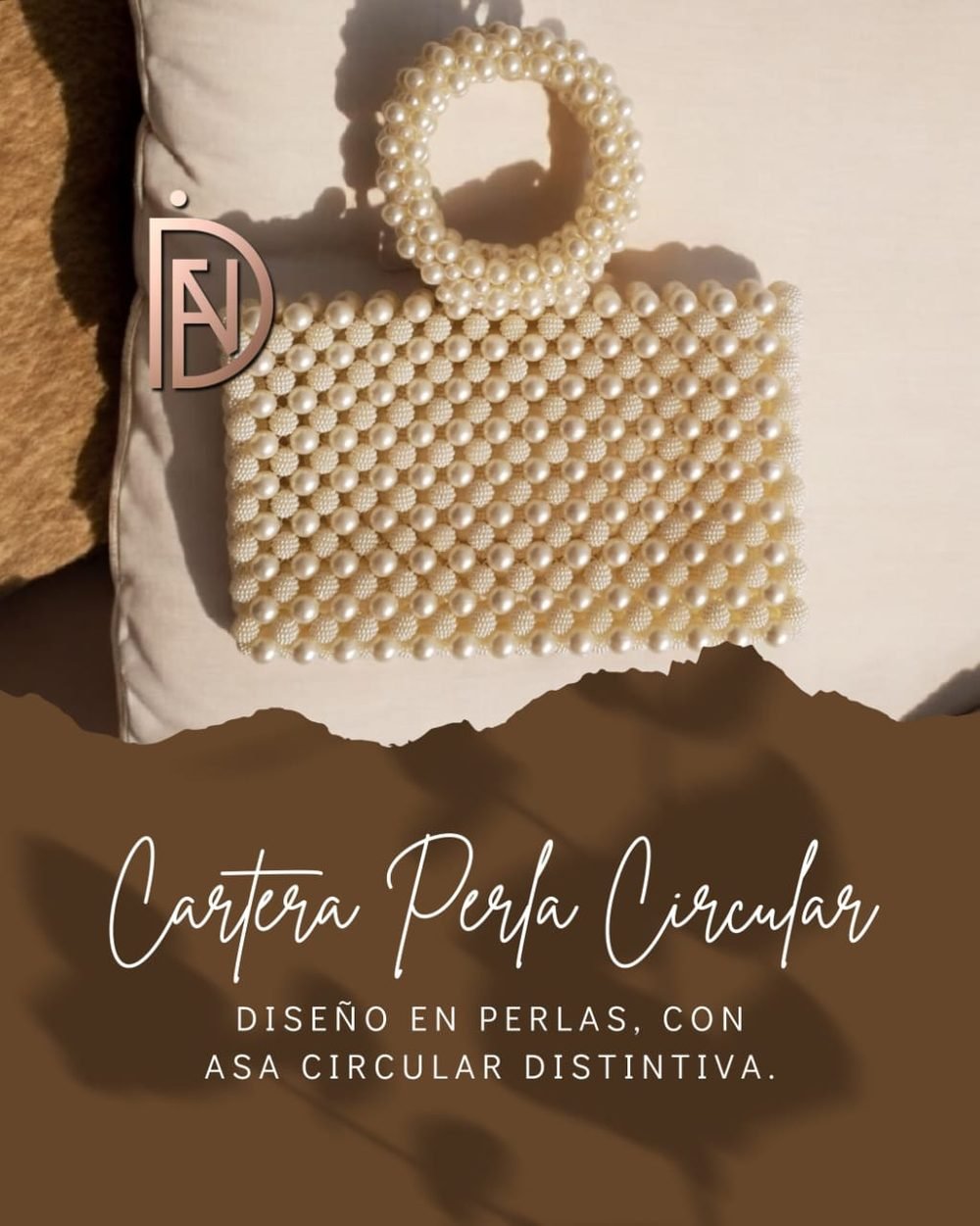 Cartera Perla Circular, diseño en perlas con asa circular distintiva